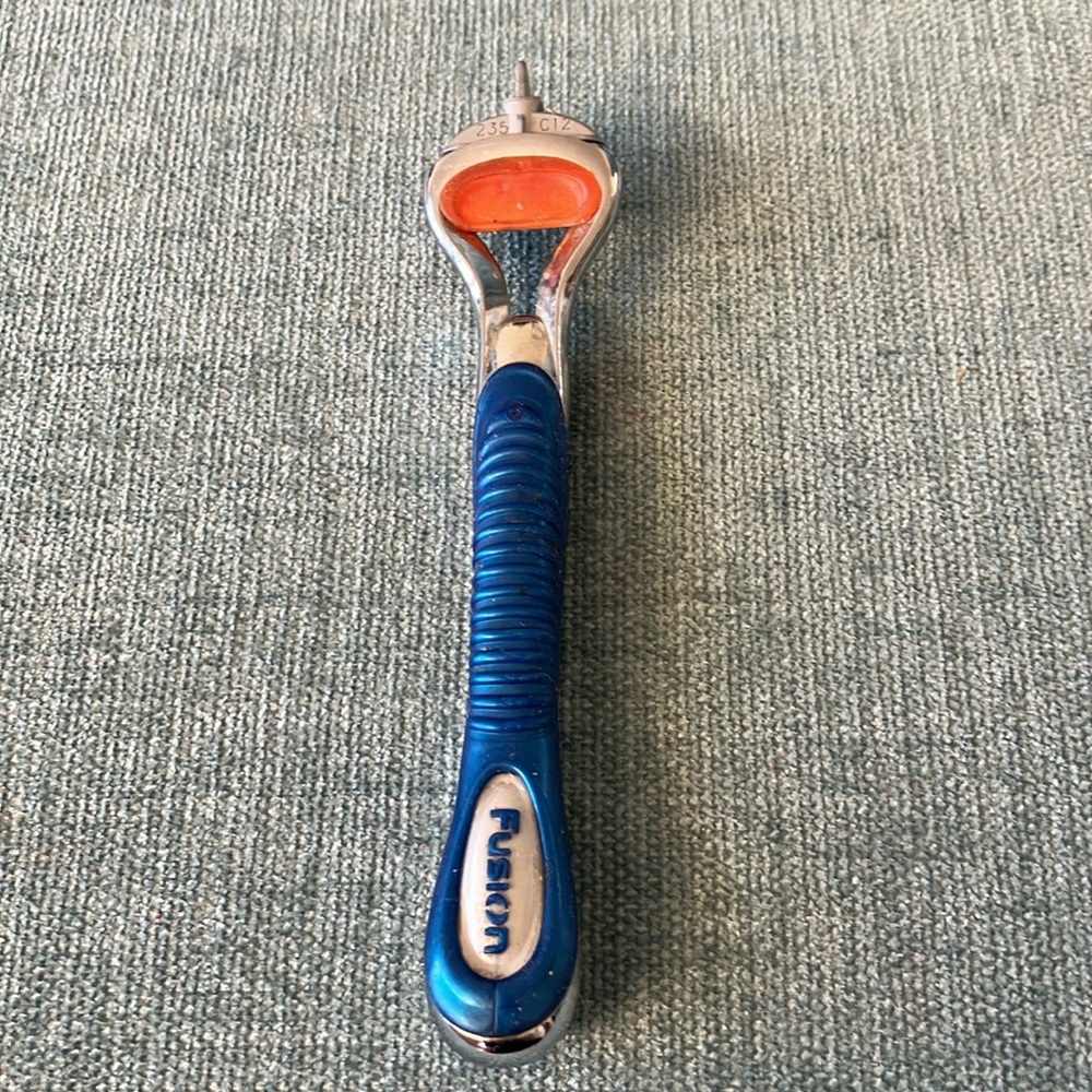 Gillette Fusion Razor - Picture 2 of 2